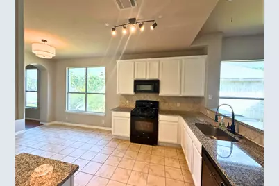 3304 Winding Shore Lane, Pflugerville, TX 78660 - Photo 13