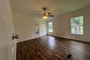 330 Grandview Dr, San Marcos, TX 78666 - Photo 7