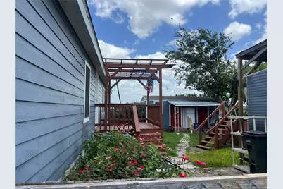 330 Grandview Drive, San Marcos, TX 78666 - Photo 3
