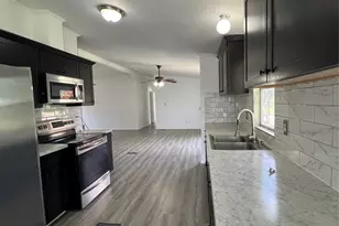 330 Grandview Dr, San Marcos, TX 78666 - Photo 3