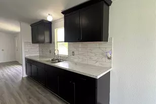 330 Grandview Dr, San Marcos, TX 78666 - Photo 5