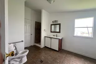 330 Grandview Dr, San Marcos, TX 78666 - Photo 9