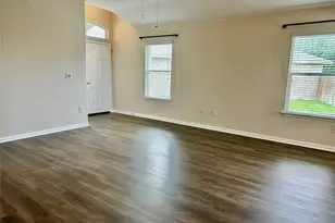 106 Double Barrel Ct, Bastrop, TX 78602 - Photo 5