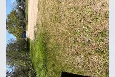 501 Monument Street, Lockhart, TX 78644 - Photo 5