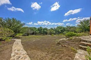 10210 Twin Lake Loop, Dripping Springs, TX 78620 - Photo 37