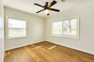 318 S Ave C, Elgin, TX 78621 - Photo 13