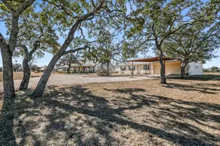 842 Boos Ln, Fredericksburg, TX 78624 - Photo 5