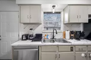 3007 Burning Oak Dr, Austin, TX 78704 - Photo 27