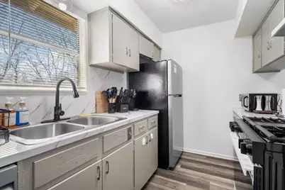 3007 Burning Oak Drive, Austin, TX 78704 - Photo 7