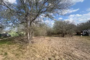 128 Arrowhead Ct, Bastrop, TX 78602 - Photo 33