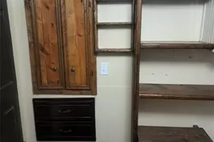 397 Lacy Dr, Elgin, TX 78621 - Photo 5