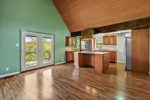 4301 Stearn's Ln, Austin, TX 78735 - Photo 9