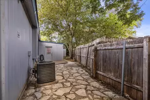 6200 Shadow Bend, Austin, TX 78745 - Photo 25