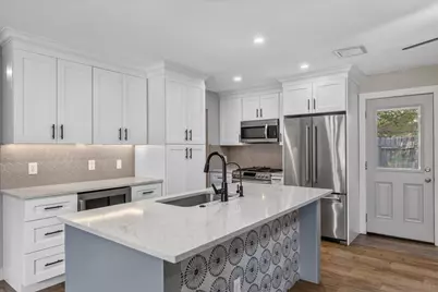 6200 Shadow Bend, Austin, TX 78745 - Photo 11