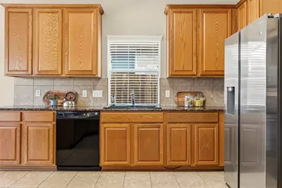 11512 Shadow Creek Drive, Manor, TX 78653 - Photo 15