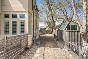 2002 Kinney Ave, Austin, TX 78704 - Photo 21