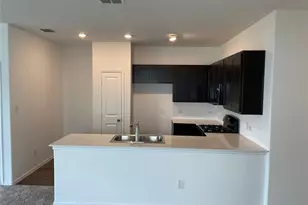 428 Halfmoon Dr, Lockhart, TX 78644 - Photo 5