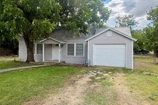 815 Lizzie St, Taylor, TX 76574 - Photo 3