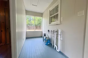 815 Lizzie St, Taylor, TX 76574 - Photo 15