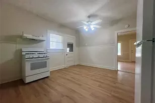 815 Lizzie St, Taylor, TX 76574 - Photo 7