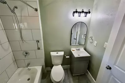 2323 W Salinas Street, San Antonio, TX 78207 - Photo 9