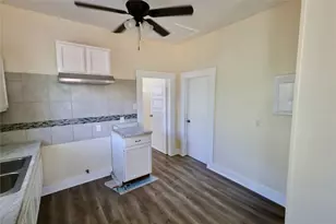 2323 W Salinas St, San Antonio, TX 78207 - Photo 13