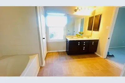 2950 E Old Settlers Boulevard #36, Round Rock, TX 78665 - Photo 5