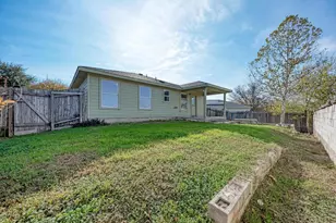 13124 Winecup Mallow Trl, Elgin, TX 78621 - Photo 29