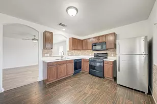 13124 Winecup Mallow Trl, Elgin, TX 78621 - Photo 11