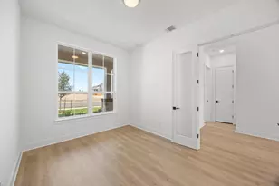 112 Lookout Point Dr, Liberty Hill, TX 78642 - Photo 17