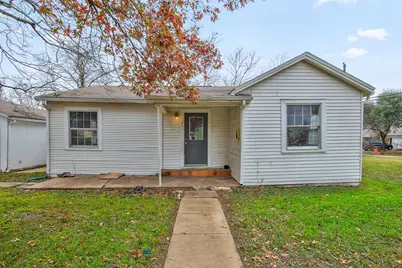 921 W 5th Street, Taylor, TX 76574 - Photo 1
