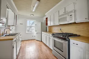 921 W 5th St, Taylor, TX 76574 - Photo 5
