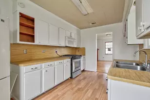 921 W 5th St, Taylor, TX 76574 - Photo 25