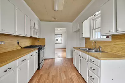 921 W 5th Street, Taylor, TX 76574 - Photo 21