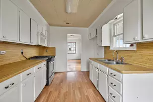 921 W 5th St, Taylor, TX 76574 - Photo 21