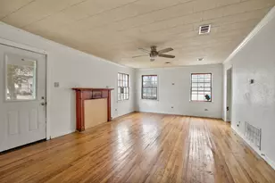 921 W 5th St, Taylor, TX 76574 - Photo 3