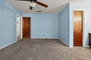 324 McClendon Dr, Elgin, TX 78621 - Photo 11