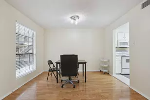 2401 Leon St, Austin, TX 78705 - Photo 9