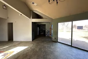 548 Spring River Dr, Martindale, TX 78655 - Photo 7