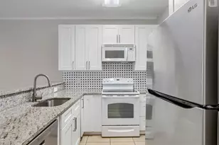 802 S 1st St, Austin, TX 78704 - Photo 5