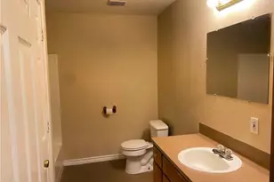 204 Hall St, Elgin, TX 78621 - Photo 7