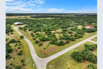 650 Strada Luca, Florence, TX 76527 - Photo 3