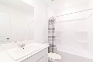 539 Commander Abbott Dr, Jarrell, TX 76537 - Photo 11