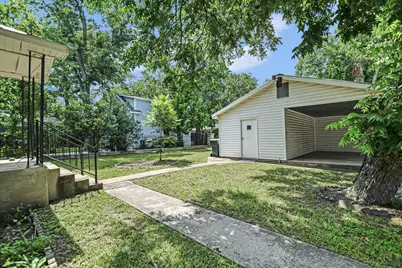 312 W 10th Street, Georgetown, TX 78626 - Photo 17