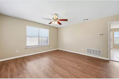 8011 Lazy Lane #B, Austin, TX 78757 - Photo 3