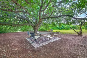 1405 Southwood Hills Dr, Taylor, TX 76574 - Photo 33