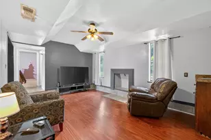 1405 Southwood Hills Dr, Taylor, TX 76574 - Photo 5