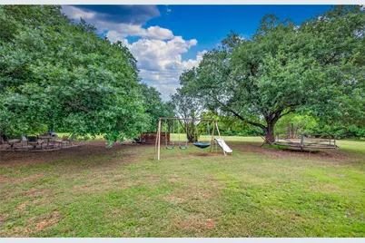 1405 Southwood Hills Drive, Taylor, TX 76574 - Photo 31