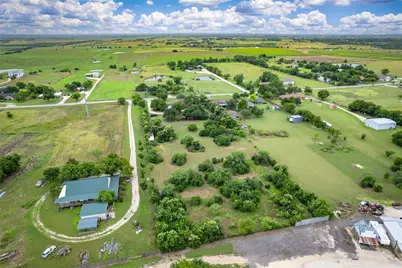 1405 Southwood Hills Drive, Taylor, TX 76574 - Photo 37