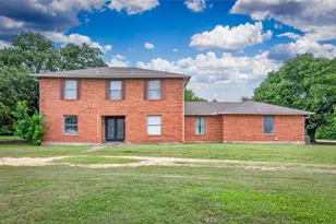 1405 Southwood Hills Dr, Taylor, TX 76574 - Photo 1